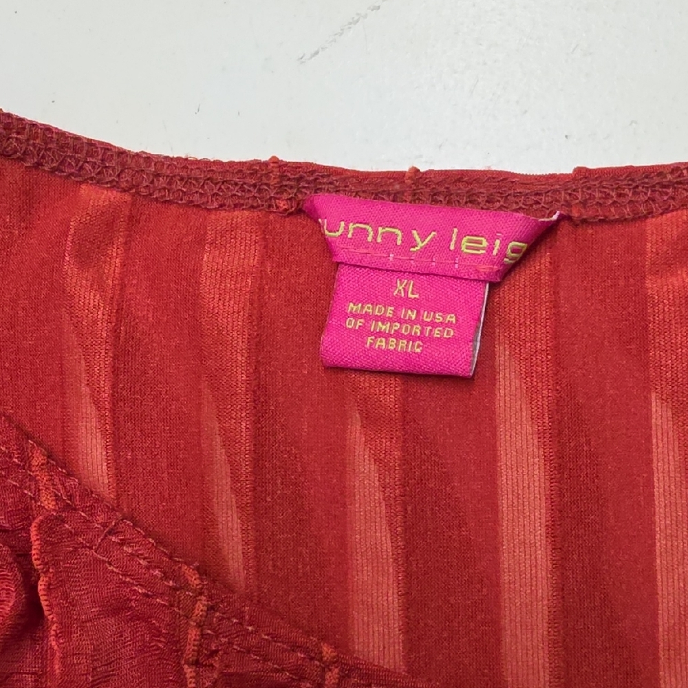 Sunny Leigh Red Textured Blouse - Picture 3 of 4